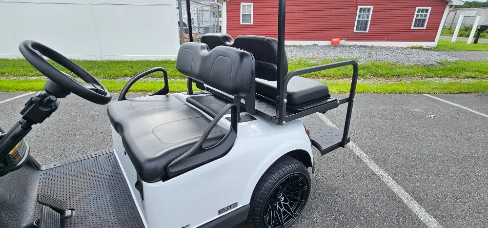 2021 E-Z-GO RXV photo 10