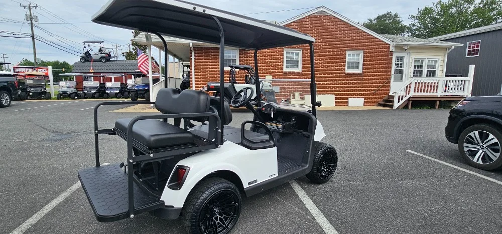 2021 E-Z-GO RXV photo 6