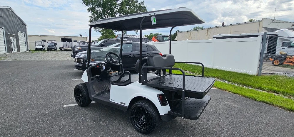 2021 E-Z-GO RXV photo 11