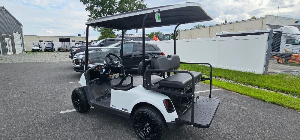 2021 E-Z-GO RXV photo 9