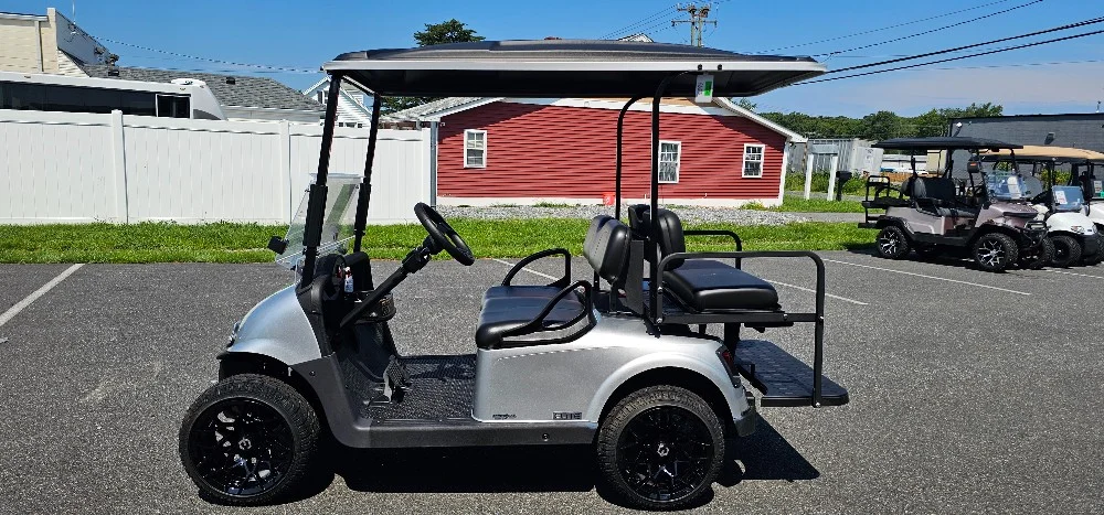 2021 E-Z-GO RXV photo 11