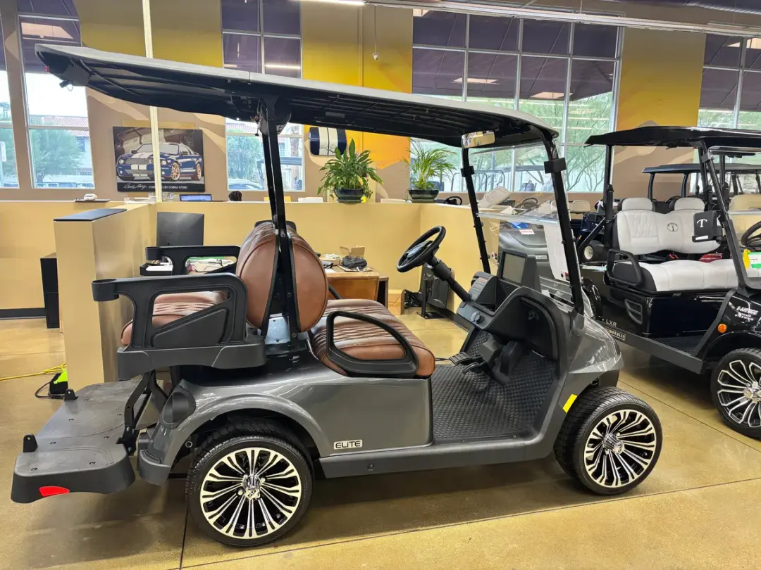 2026 E-Z-GO RXV 4 Touring ST ELiTE Lithium photo 3
