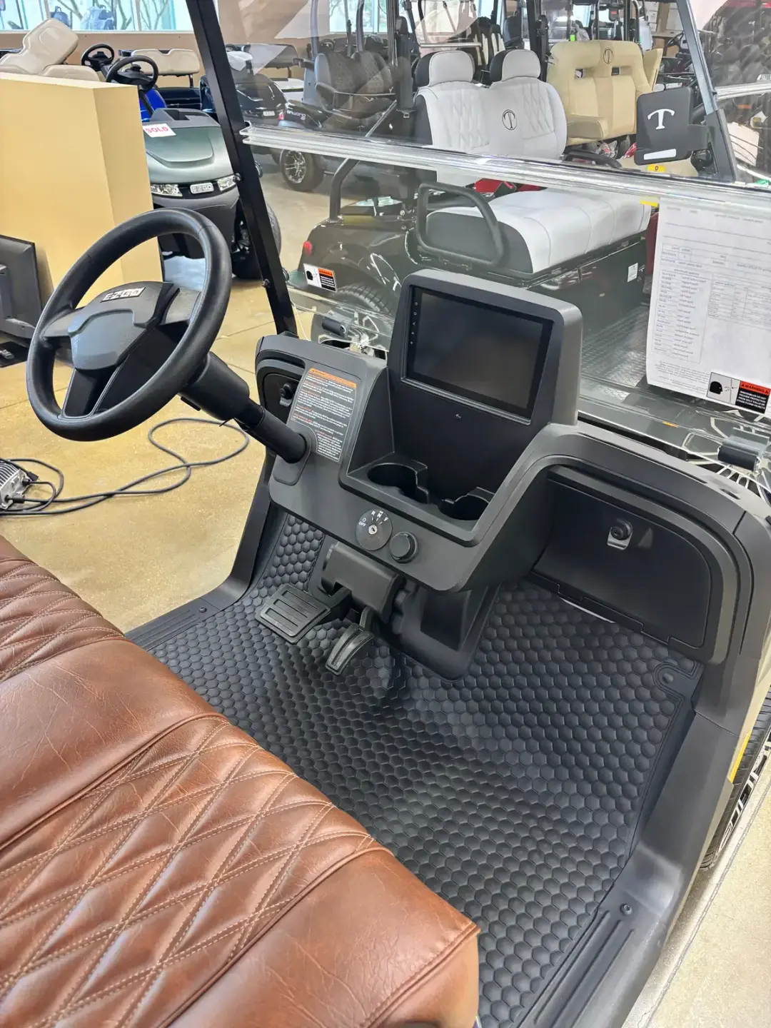 2026 E-Z-GO RXV 4 Touring ST ELiTE Lithium photo 6