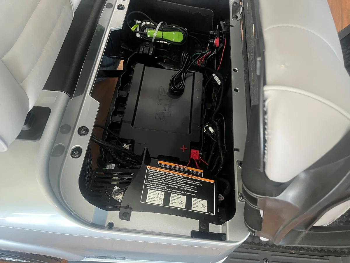2026 E-Z-GO RXV photo 8
