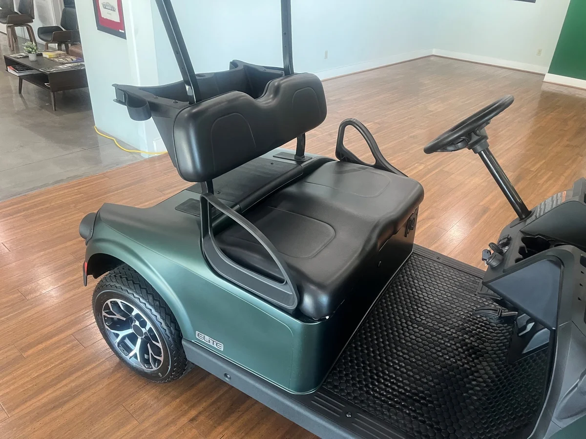 2026 E-Z-GO RXV photo 5