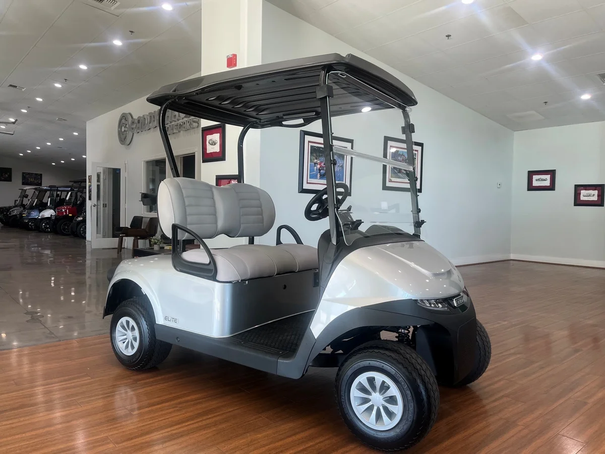 2026 E-Z-GO RXV photo 3
