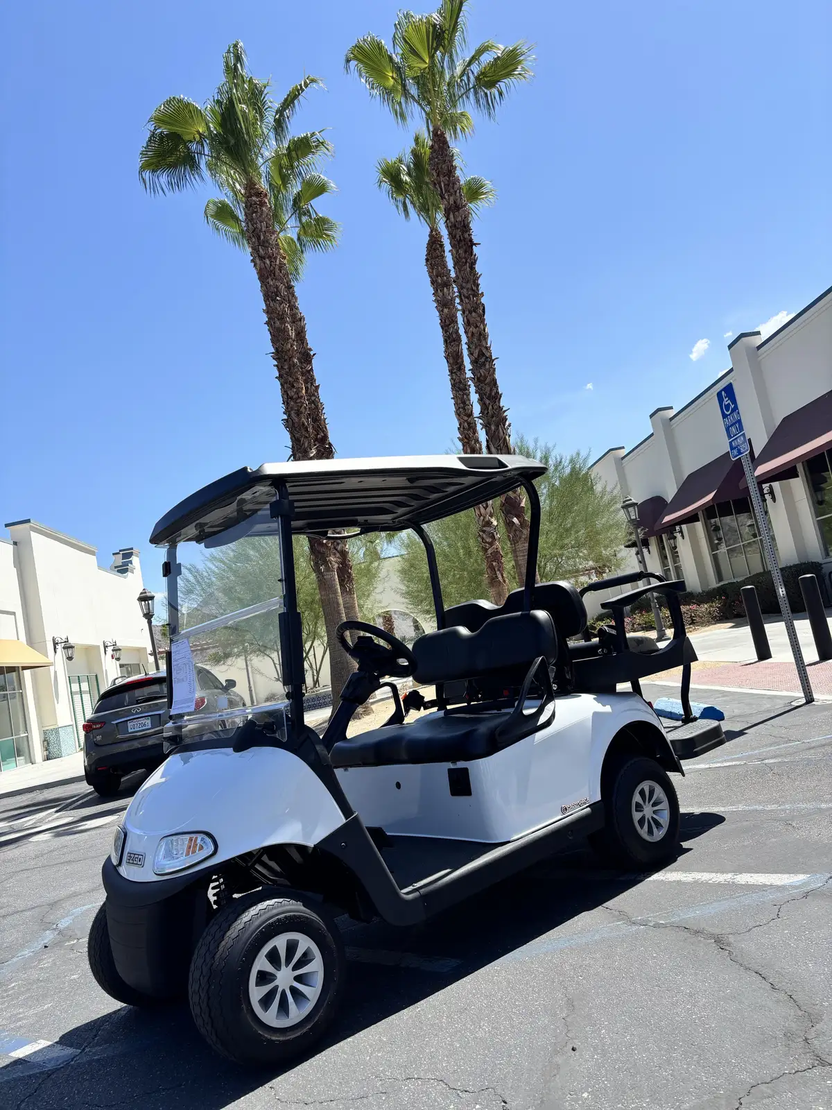 2021 E-Z-GO RXV ELiTE Lithium photo 3