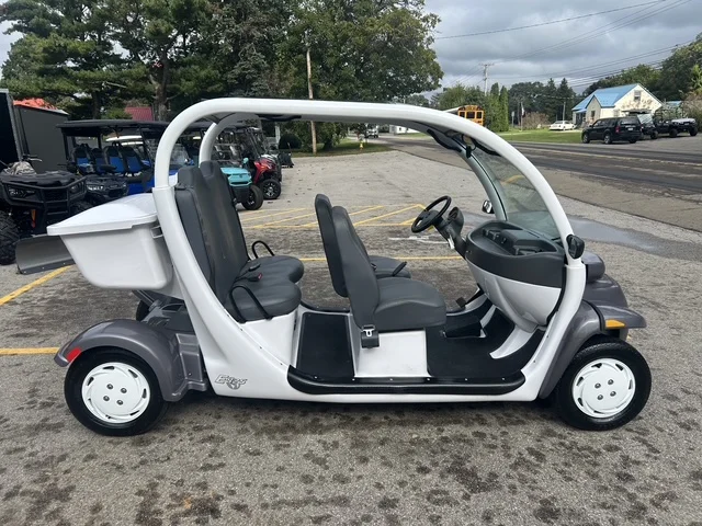 2002 GEM CAR E825 LSV photo 9