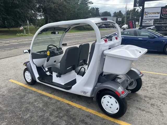 2002 GEM CAR E825 LSV photo 5
