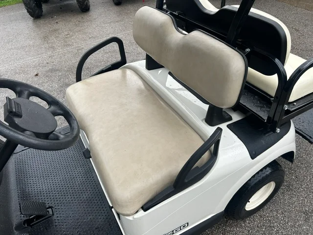 2010 E-Z-GO RXV Gas photo 16