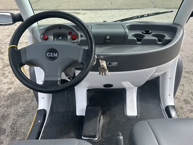 2002 GEM CAR E825 LSV photo 21