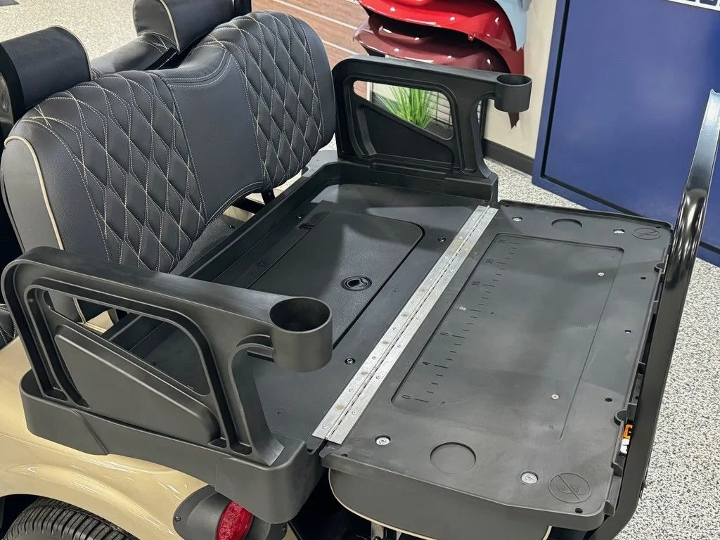 2026 E-Z-GO RXV ELiTE Lithium photo 5