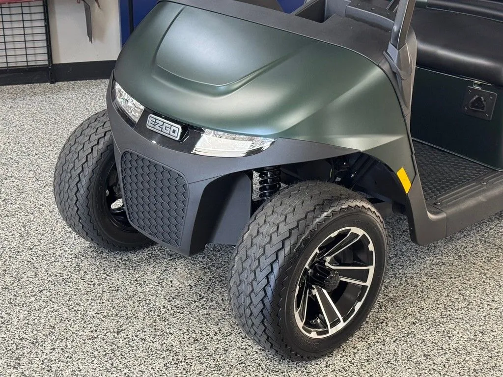 2026 E-Z-GO RXV ELiTE Lithium photo 2