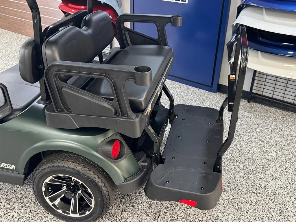 2026 E-Z-GO RXV ELiTE Lithium photo 4