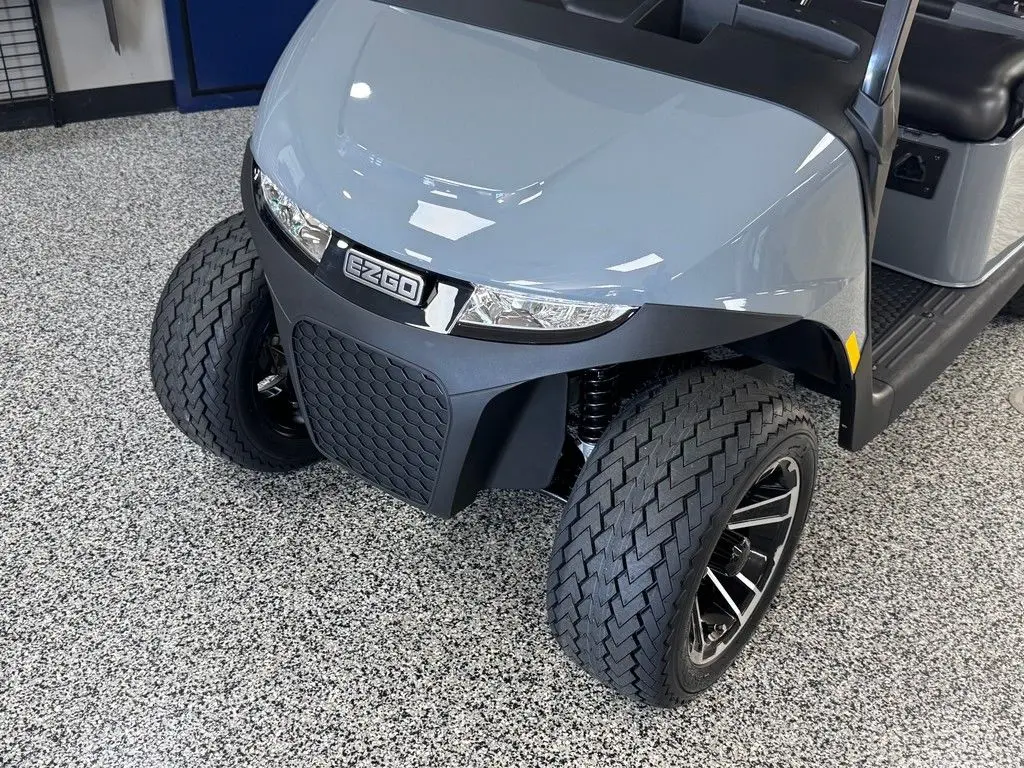 2026 E-Z-GO RXV ELiTE Lithium photo 2