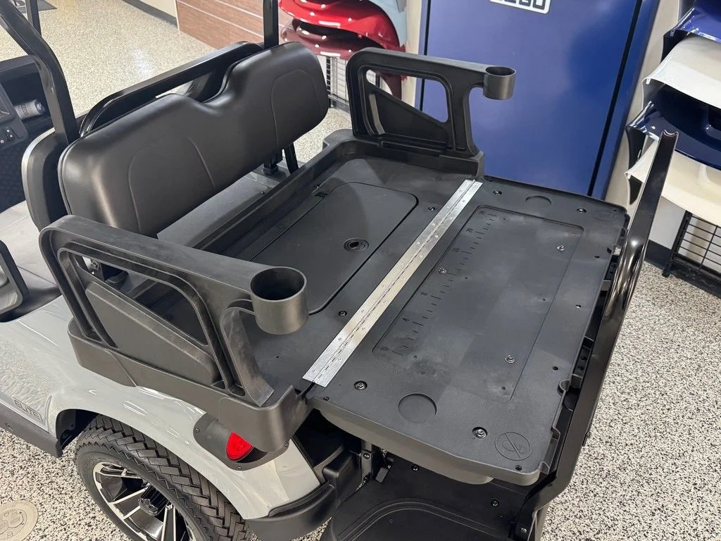 2026 E-Z-GO RXV ELiTE Lithium photo 5