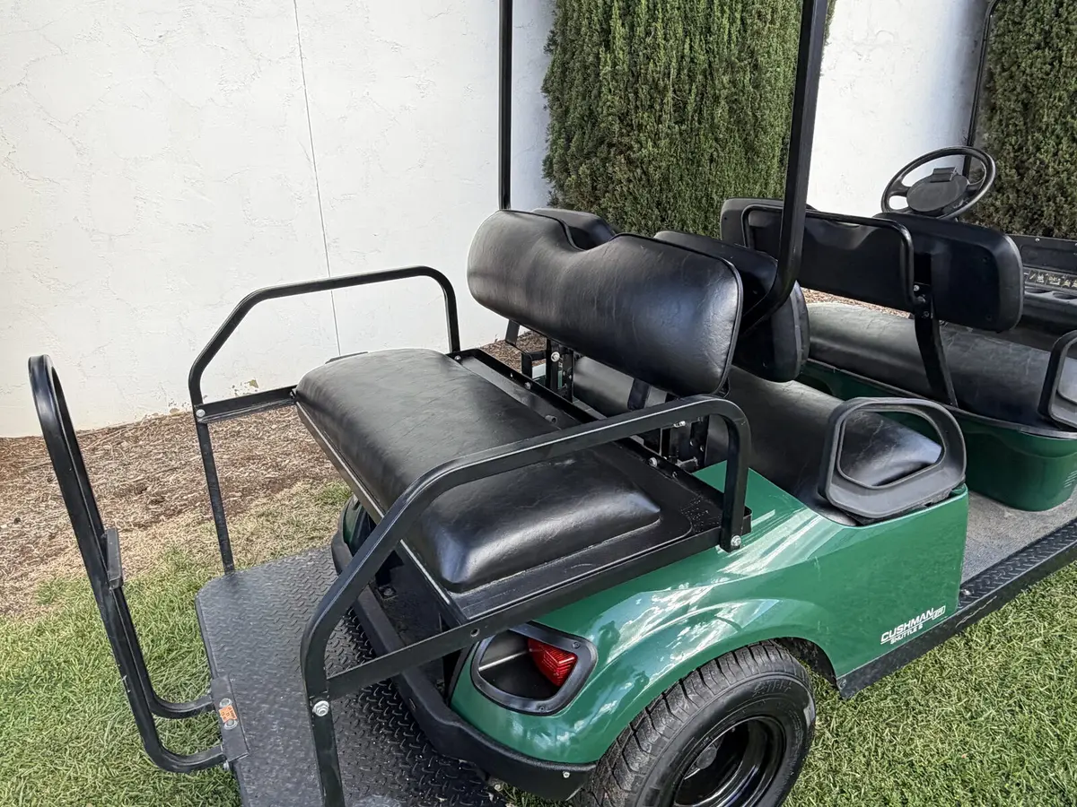 2019 Cushman Shuttle 6 Gas photo 4