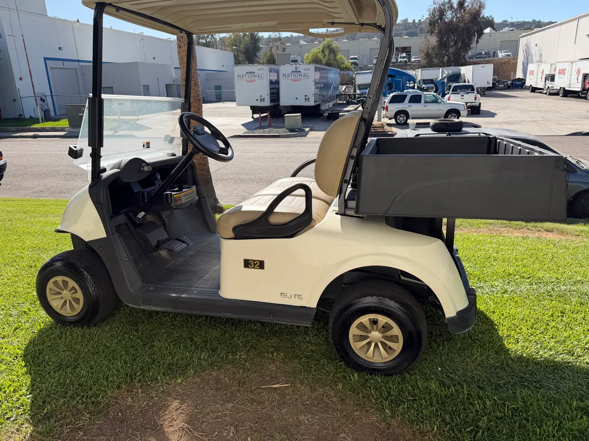 2023 E-Z-GO RXV ELiTE Lithium photo 11