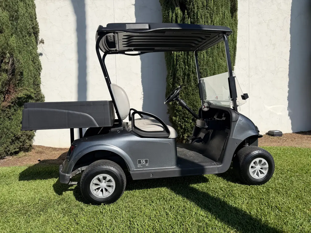 2023 E-Z-GO RXV ELiTE Lithium photo 2