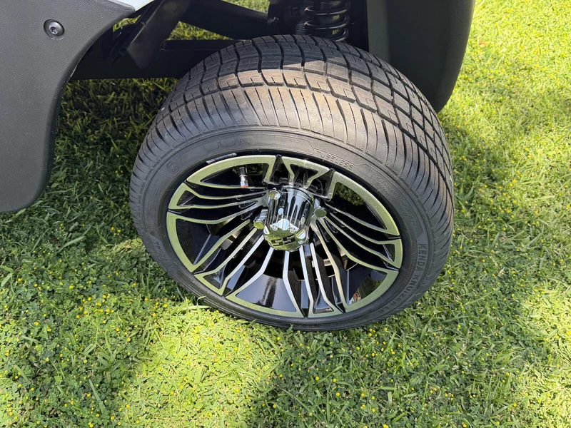 2021 E-Z-GO Freedom ELiTE Lithium photo 13