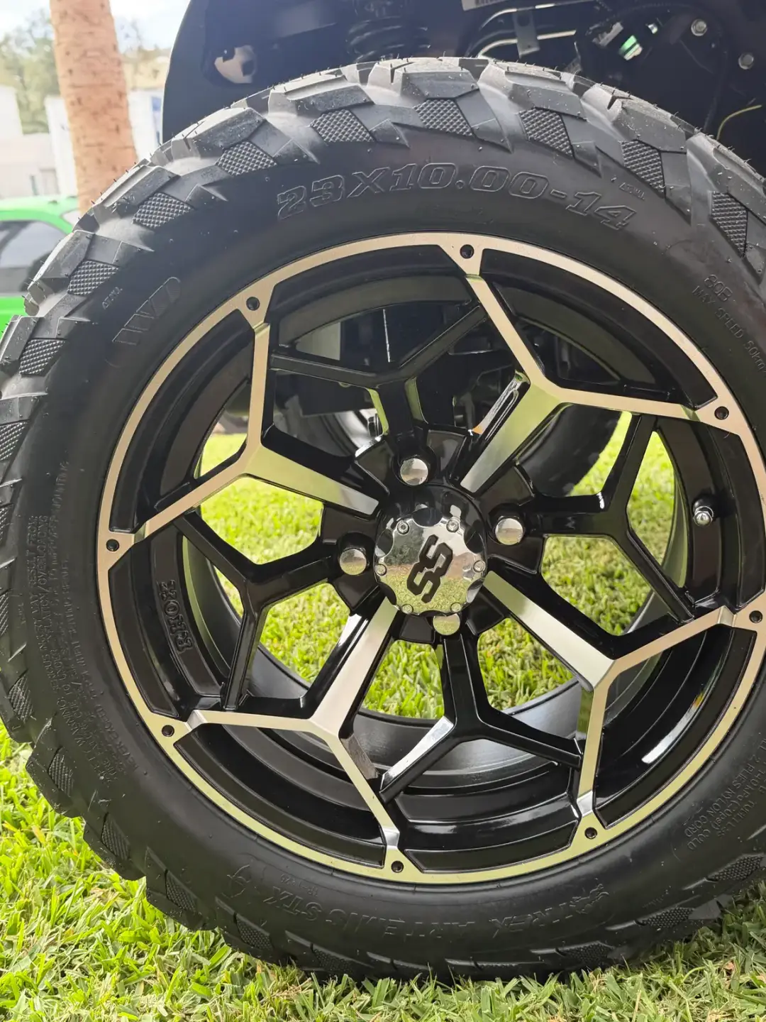 2027 E-Z-GO Freedom ELiTE Lithium photo 17