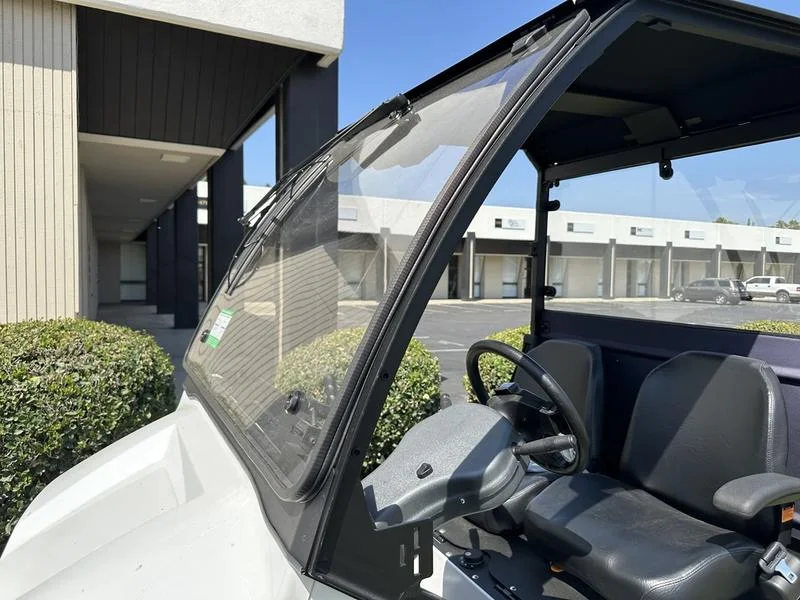 2024 Columbia Utilitruck 200 Base photo 9