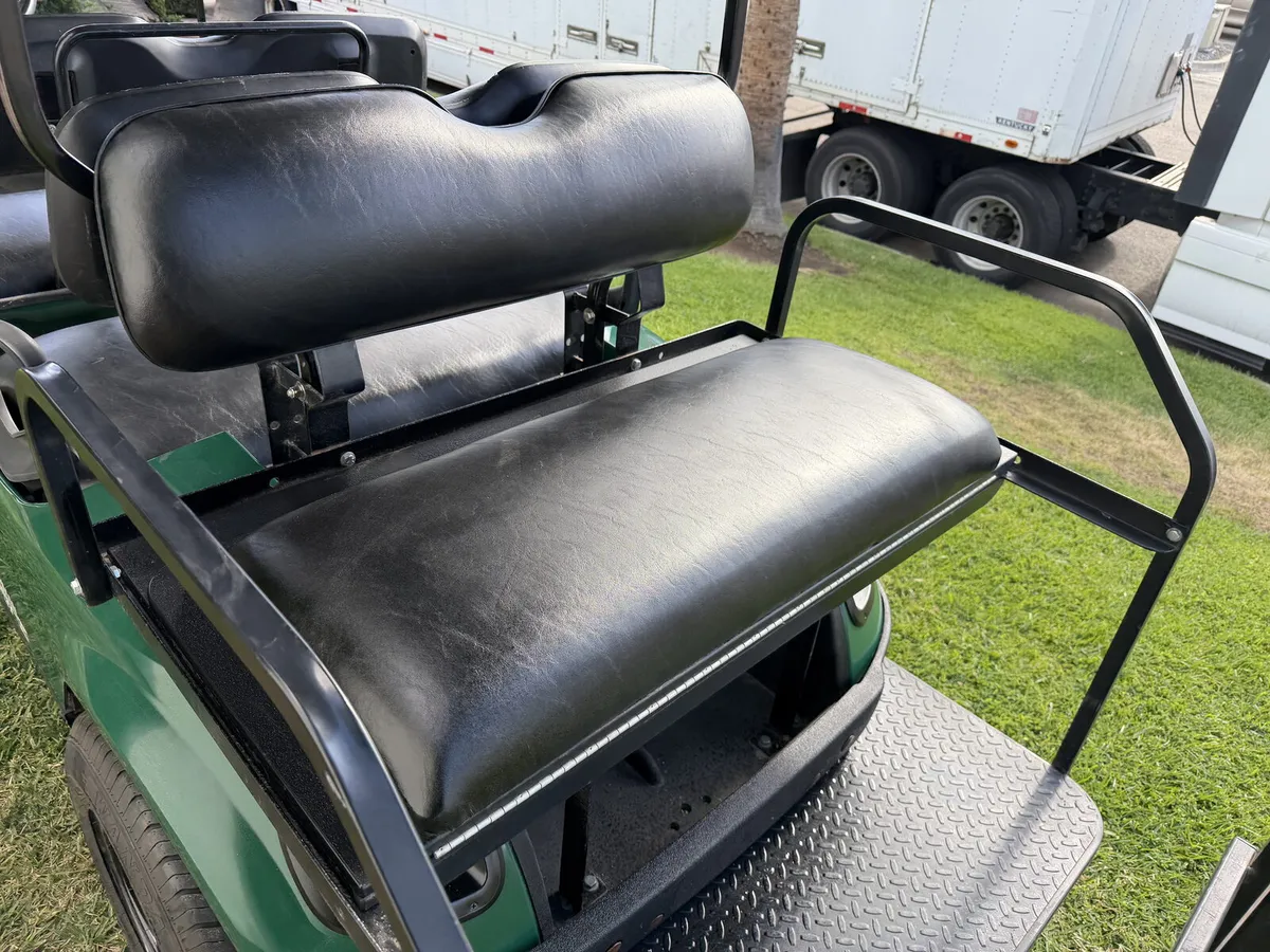 2019 Cushman Shuttle 6 Gas photo 9