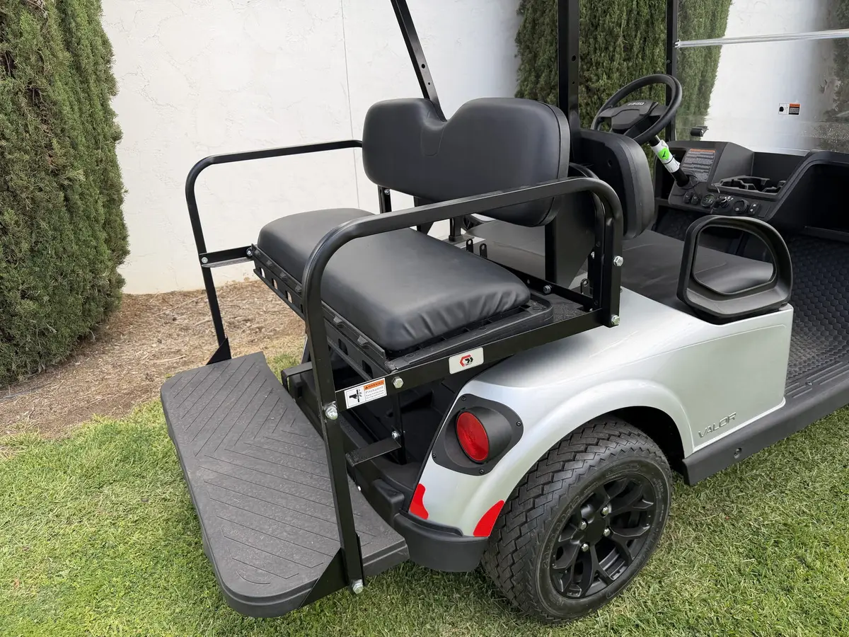 2026 E-Z-GO RXV 4 Valor S 48V Platinum photo 7