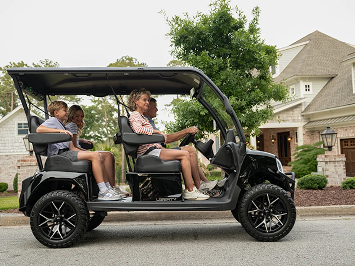 2027 E-Z-GO Liberty ELiTE Lithium photo 9