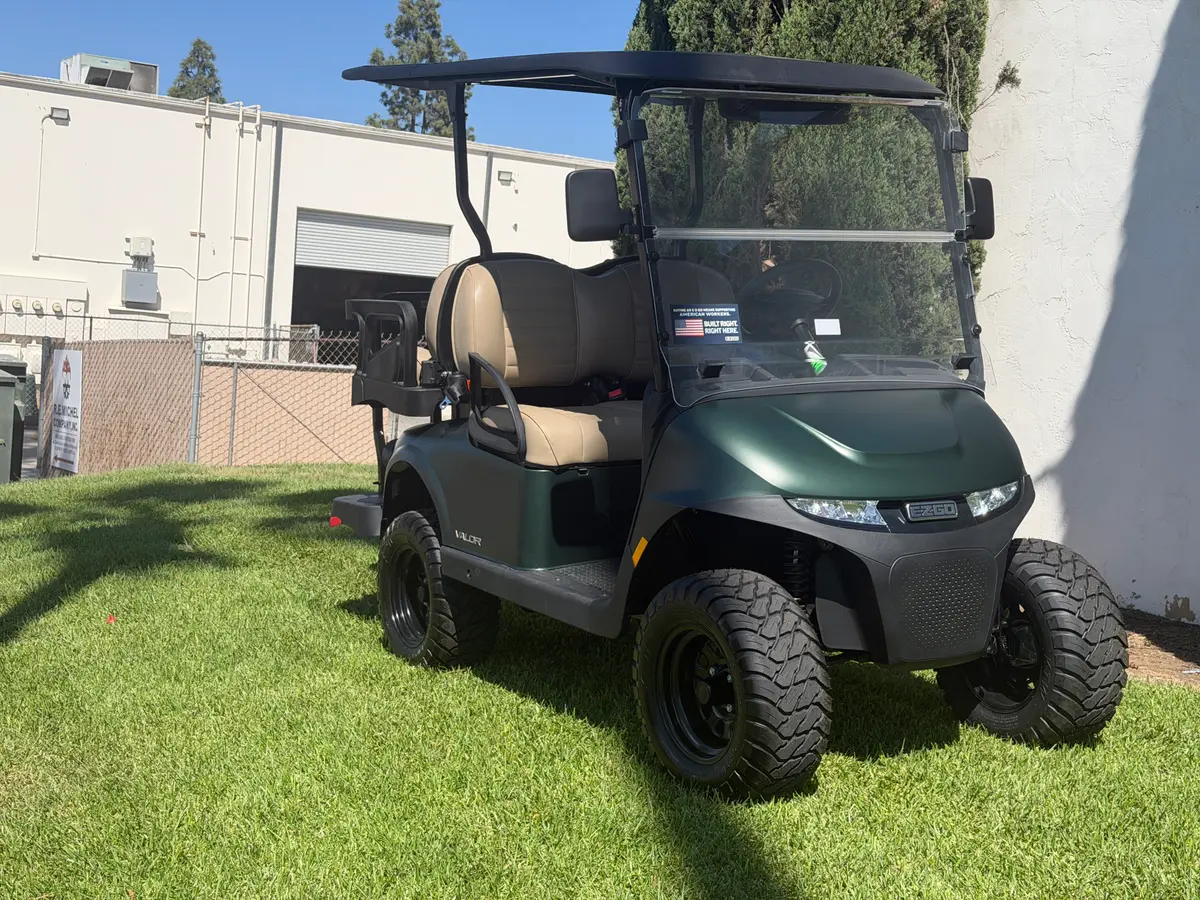 2026 E-Z-GO RXV 4 Valor S 48V Matte Green photo 4