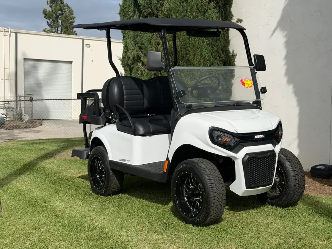 2027 E-Z-GO Liberty ELiTE Lithium photo 7