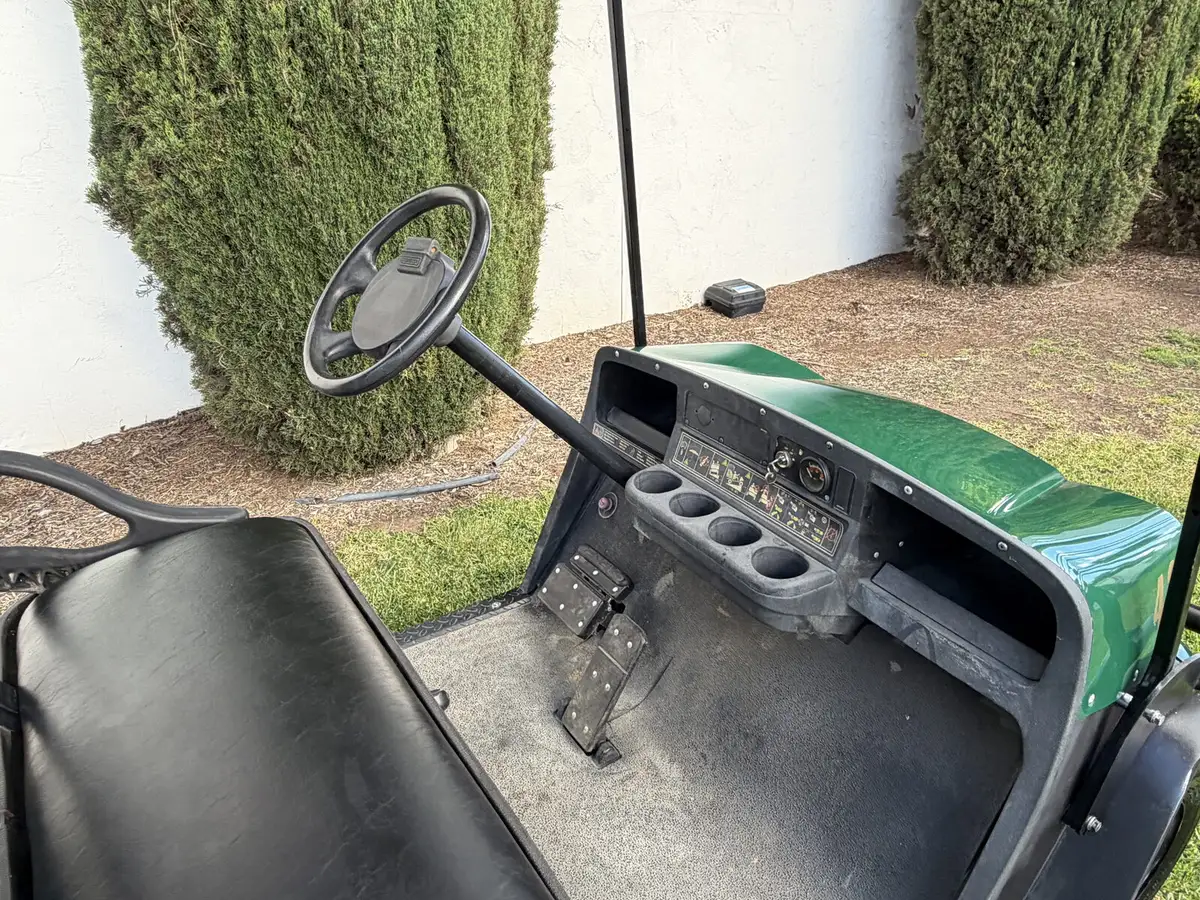 2019 Cushman Shuttle 6 Gas photo 5
