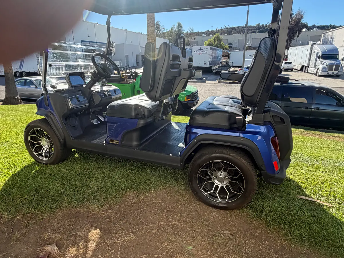 2024 Evolution D5 Ranger Portimao Blue photo 11