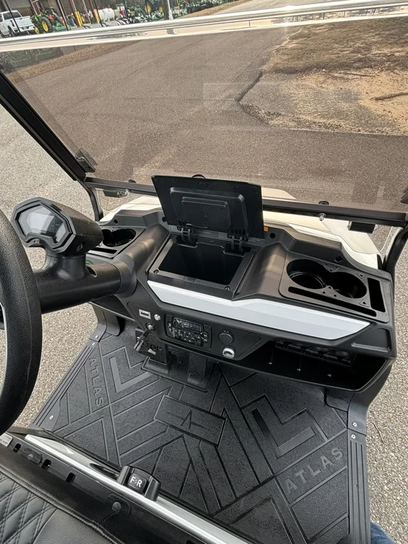2023 Atlas 4 Passenger photo 8