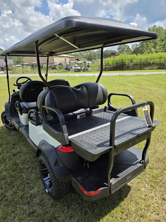 2027 Club Car Onward 6 Passenger photo 4