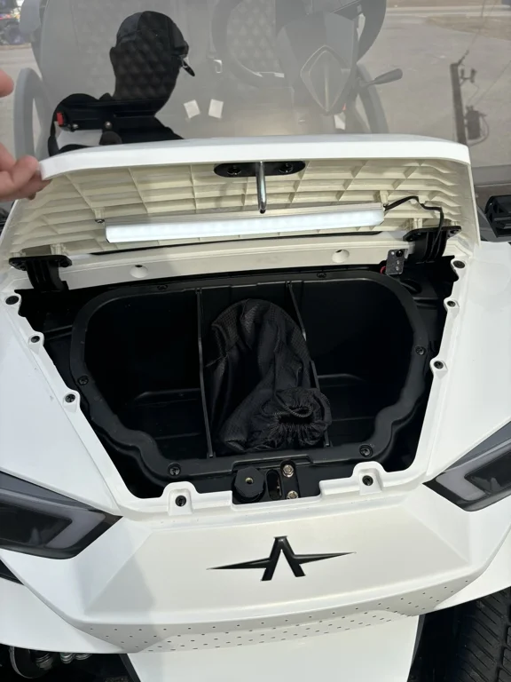 2023 Atlas 4 Passenger photo 2