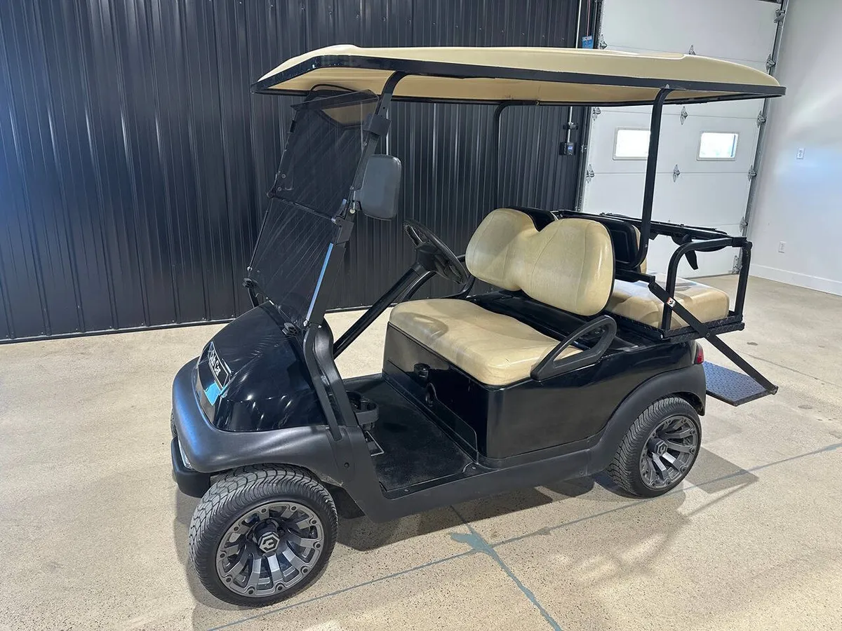 2011 Club Car Precedent photo 2