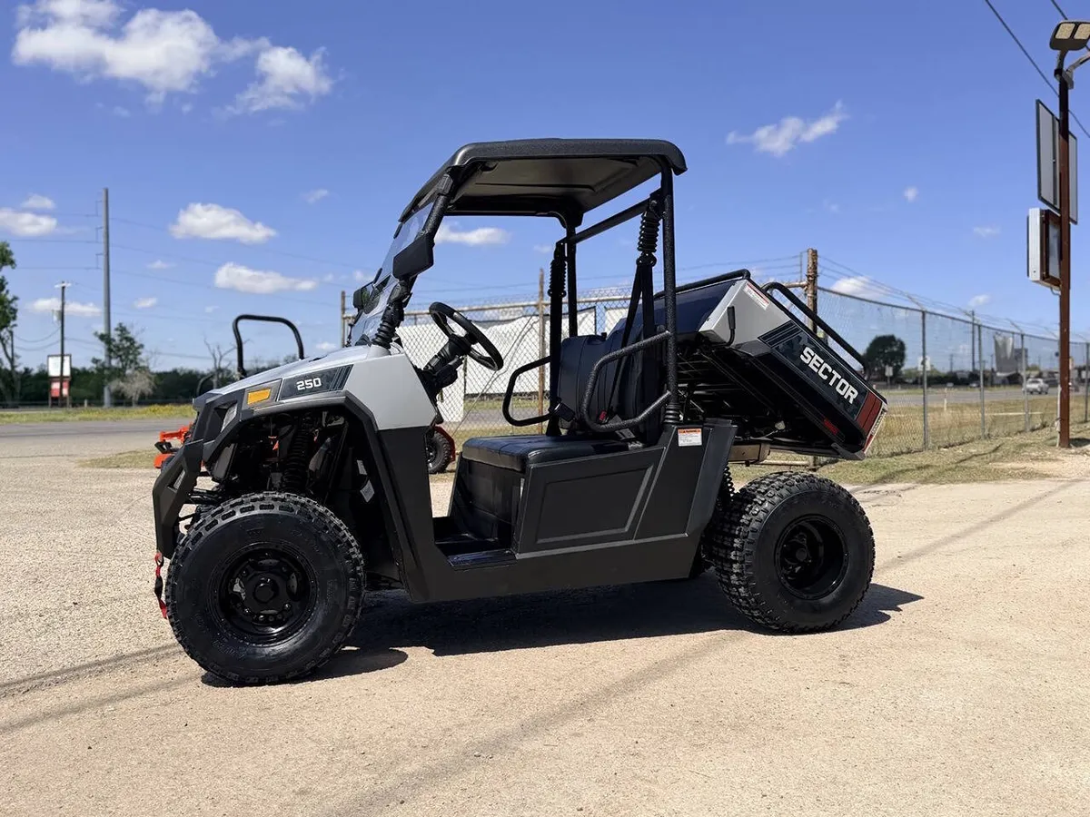 2025 Hisun Sector YOUTH/ADULT UTV photo 2