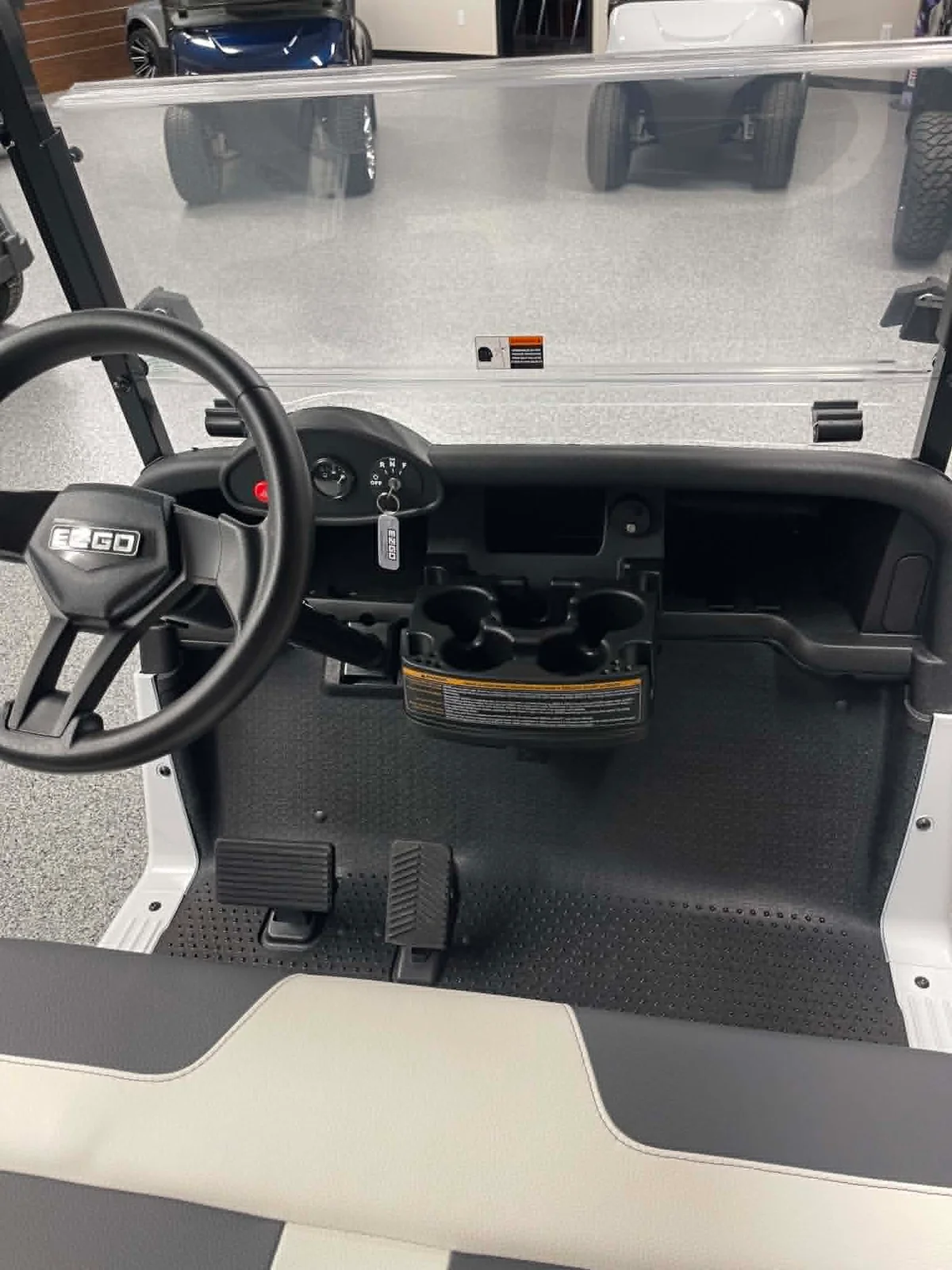 2021 E-Z-GO RXV ELiTE Lithium photo 7