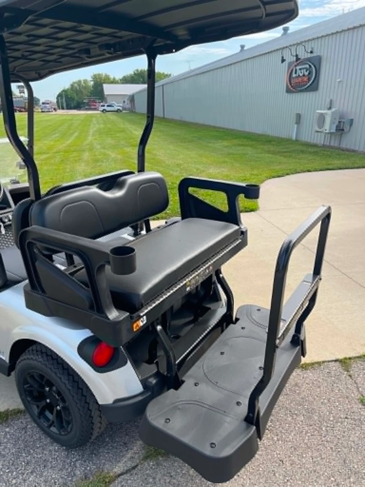 2027 E-Z-GO RXV 4 Valor S+ 13.5-hp Gas photo 5