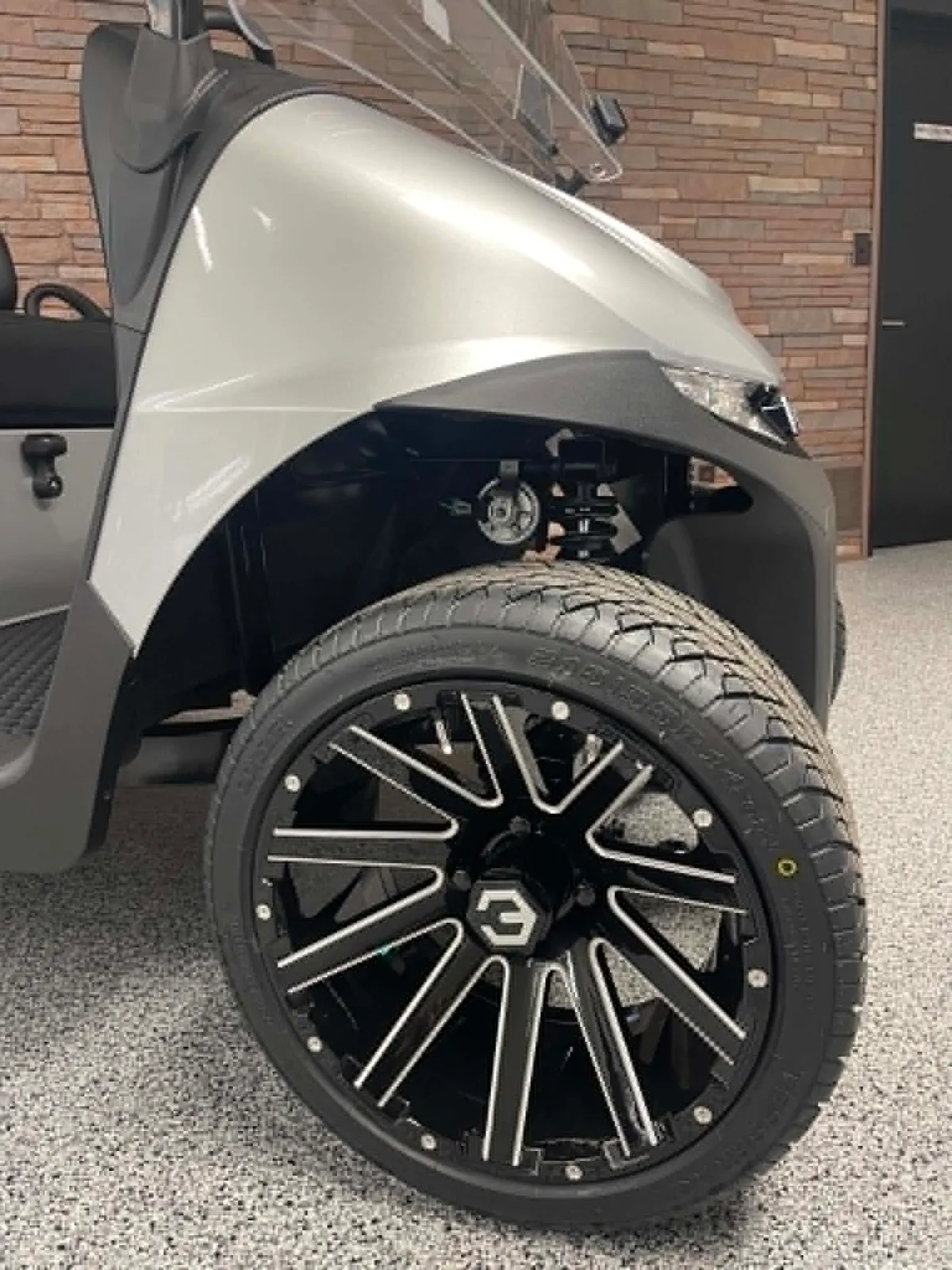 2027 E-Z-GO RXV 2 Valor S+ 13.5-hp Gas photo 5
