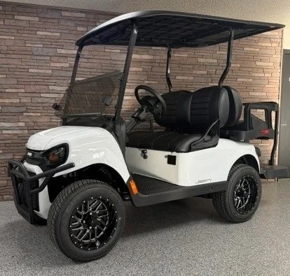 2027 E-Z-GO Liberty photo 1