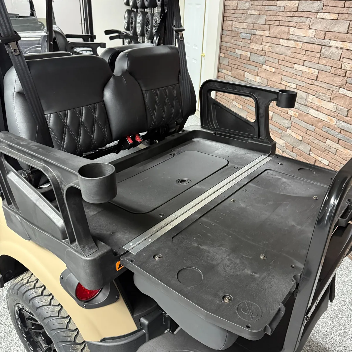 2026 E-Z-GO RXV ELiTE Lithium photo 7
