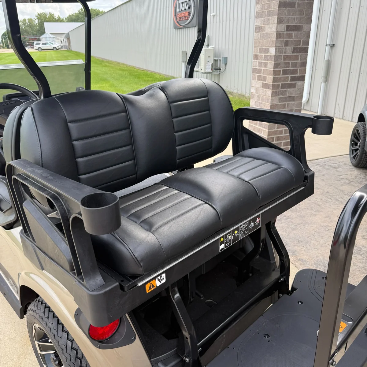 2026 E-Z-GO RXV 4 Touring ST ELiTE Lithium photo 6