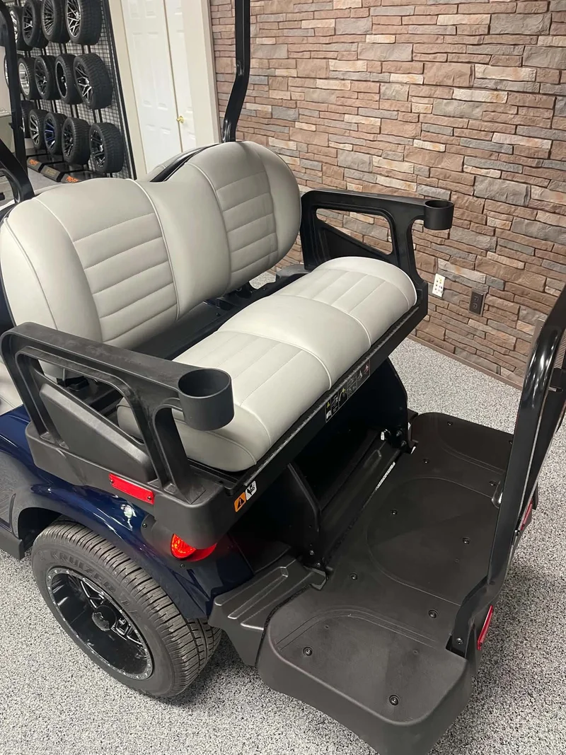 2027 E-Z-GO Liberty photo 6
