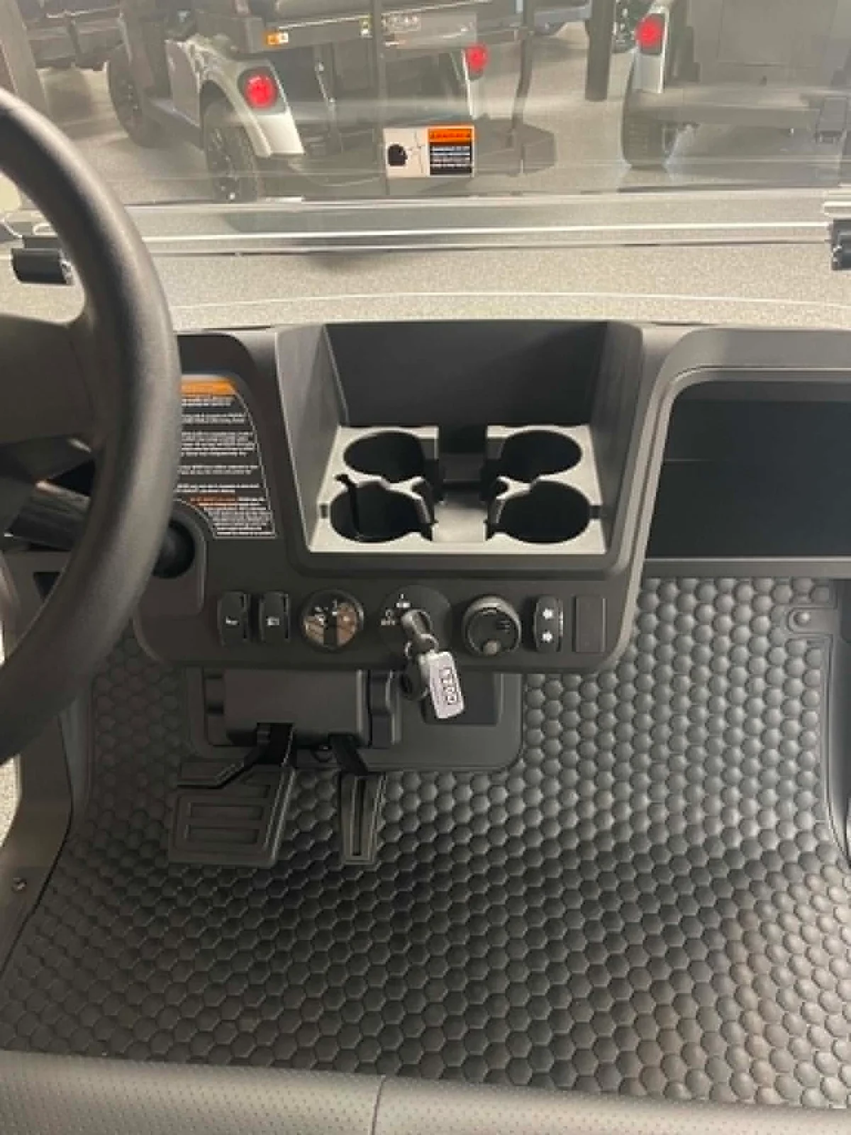 2027 E-Z-GO RXV 2 Valor S+ 13.5-hp Gas photo 6