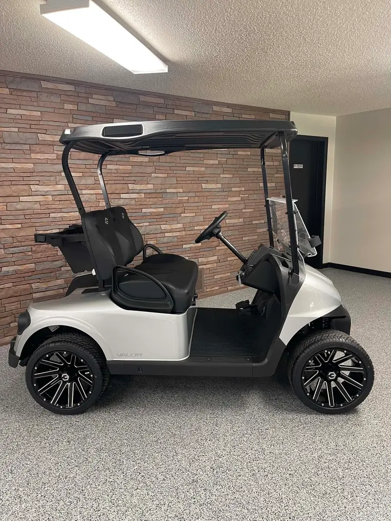 2027 E-Z-GO RXV 2 Valor S+ 13.5-hp Gas photo 2