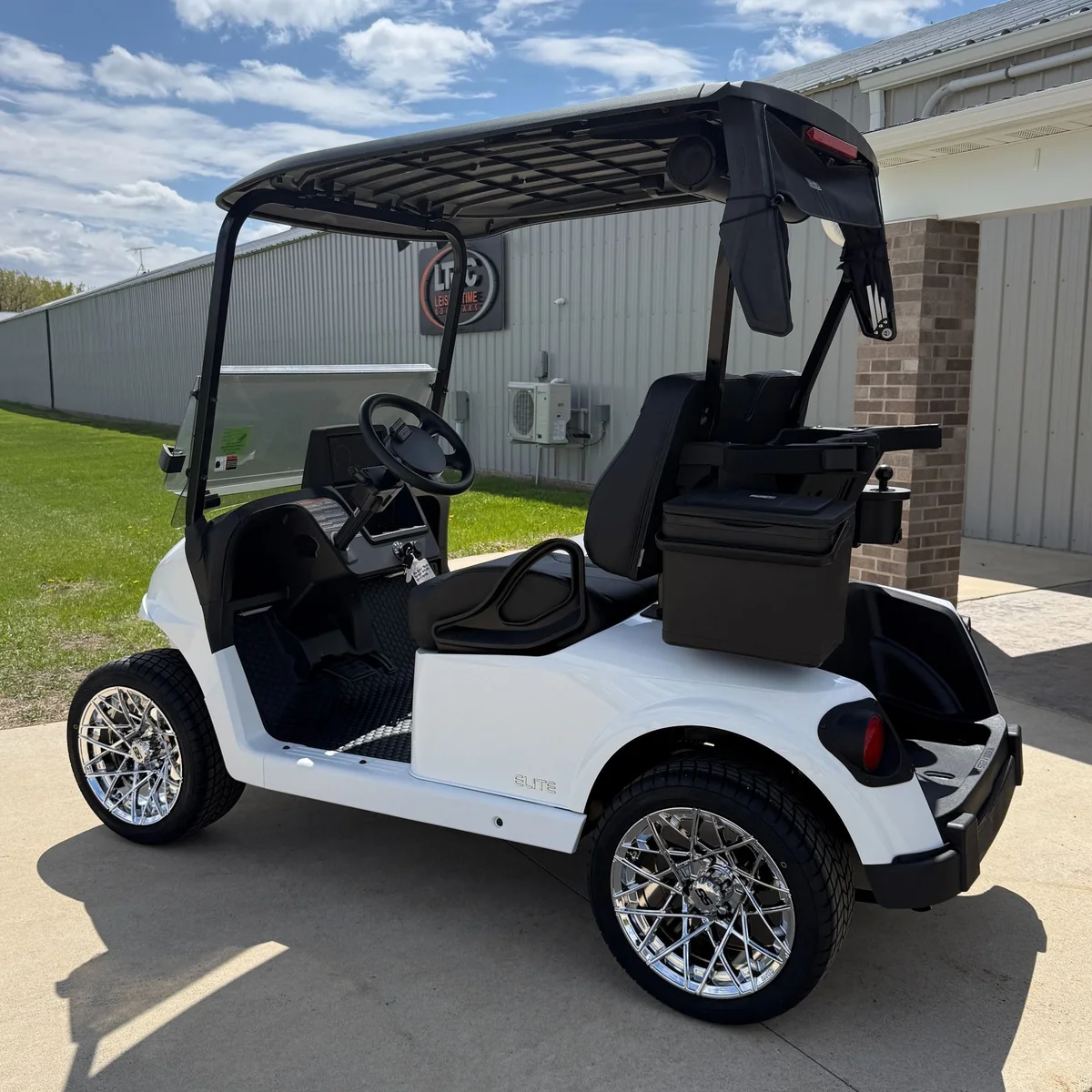 2027 E-Z-GO Freedom photo 3