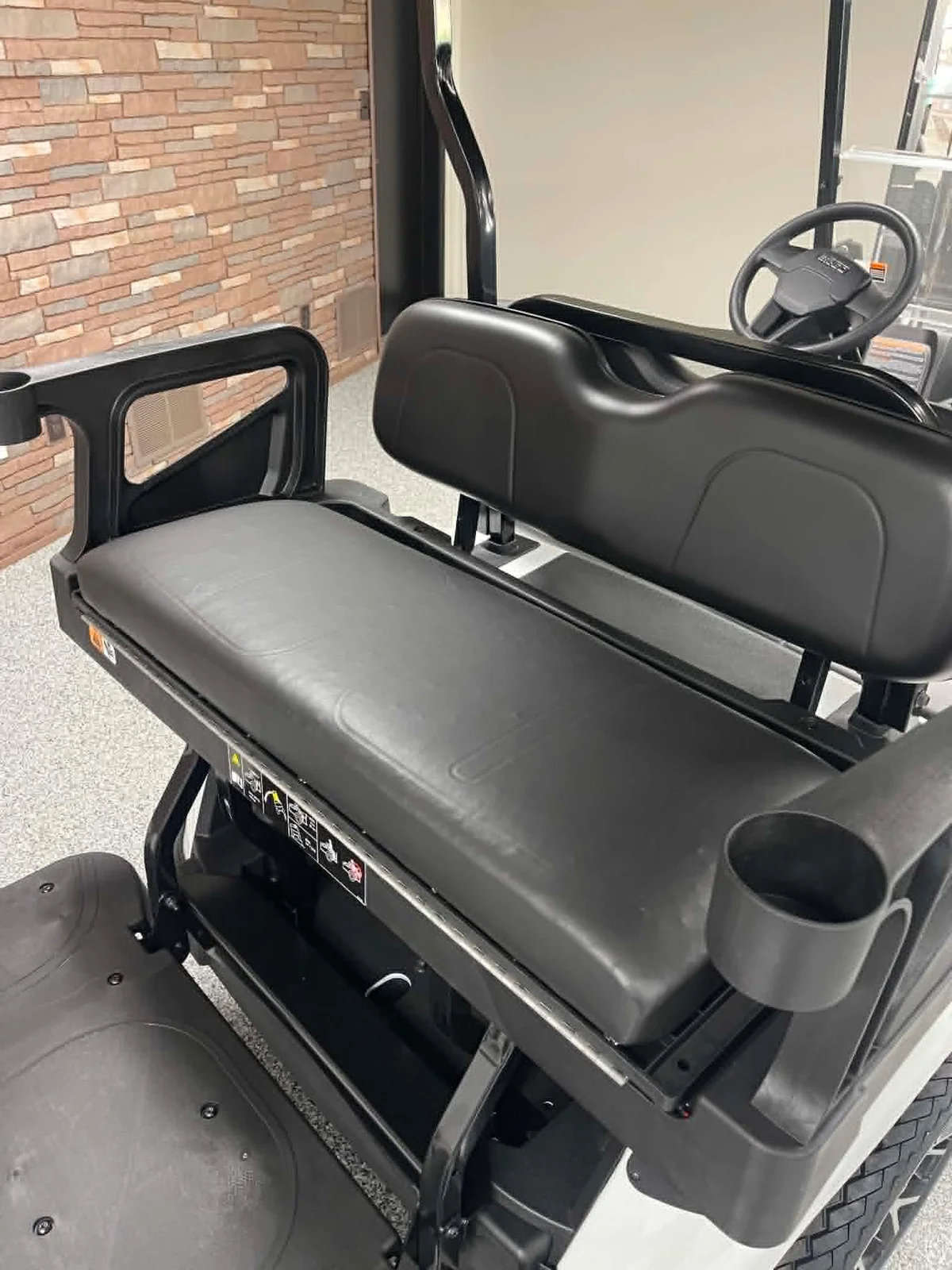2027 E-Z-GO RXV 4 Valor S+ 13.5-hp Gas photo 5