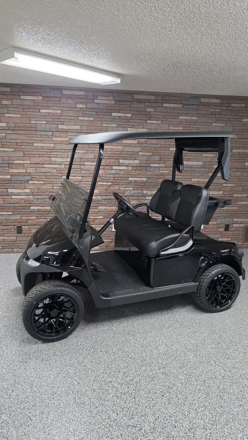 2026 E-Z-GO Freedom ELiTE Lithium photo 1